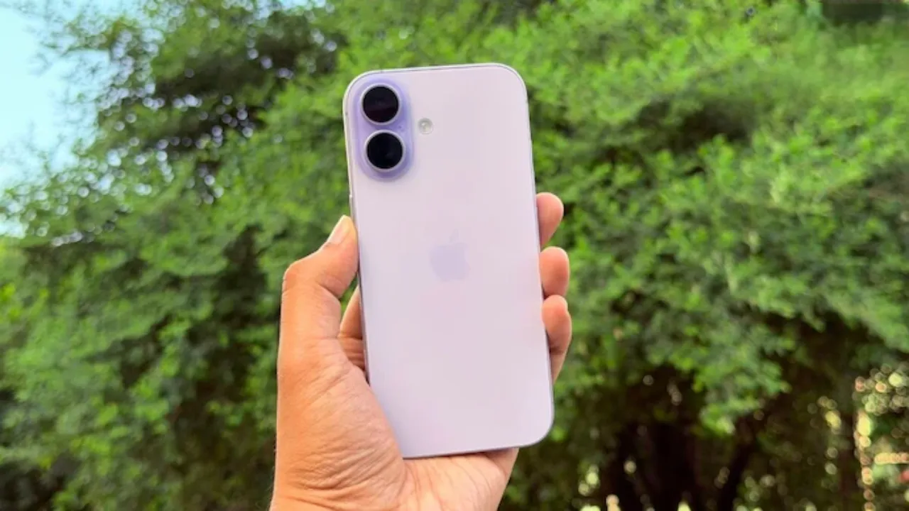 iPhone 17 Selling for Less Than Rs 45,000 on Croma: 3 Reasons to Buy and 1 to Skip