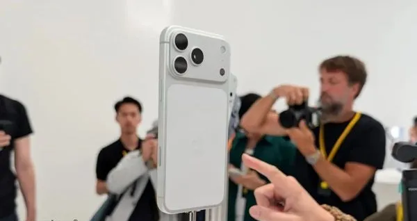 iPhone 18 Pro Max Tipped to Get 5,000mAh Battery, May Be Heaviest Model Yet